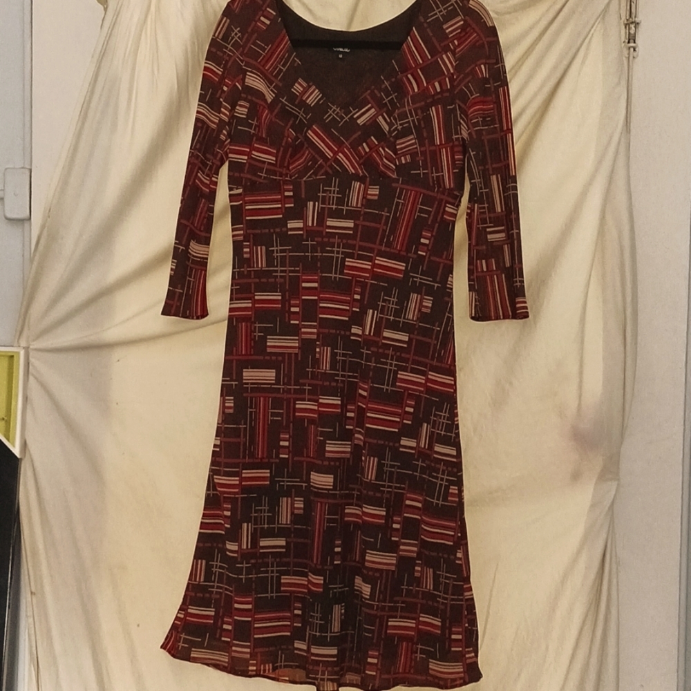 Like new, beautiful, fully lined dress.